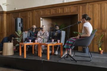 Stratégové Norského centra designu a architektury, ředitel londýnského Helen Hamlyn Center for Design Rama Gheerawo, moderátorka Anežka Adamíková